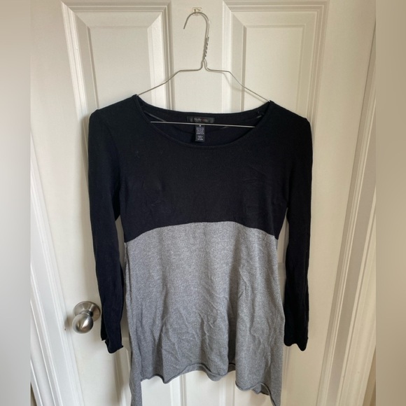 Style&Co Colorblock Hankerchief Black and Grey Sweater - Picture 1 of 3